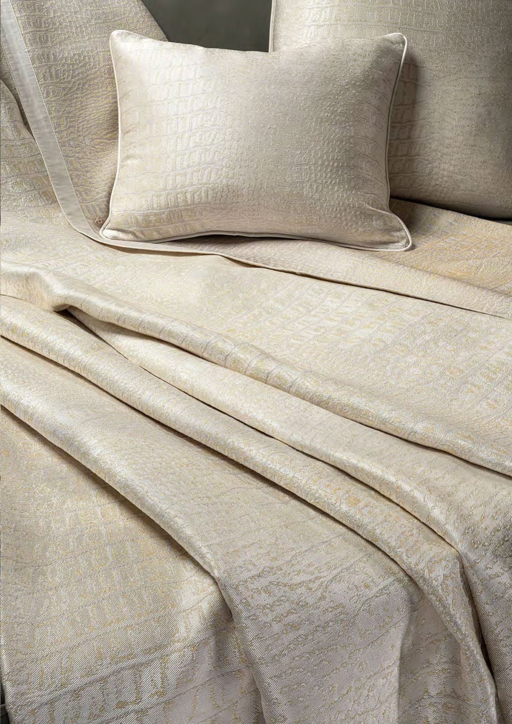 Silk and Egyptian Cotton Snake Skin Luxury Bed and Pillow Covers - LUXE