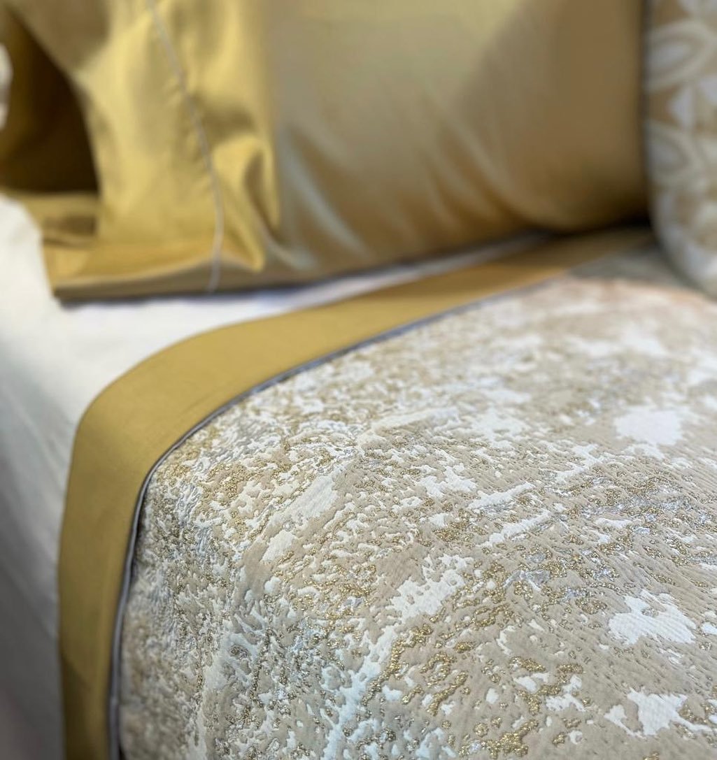 WALTZ Luxury Egyptian Cotton Gold Bed Cover / Plaid