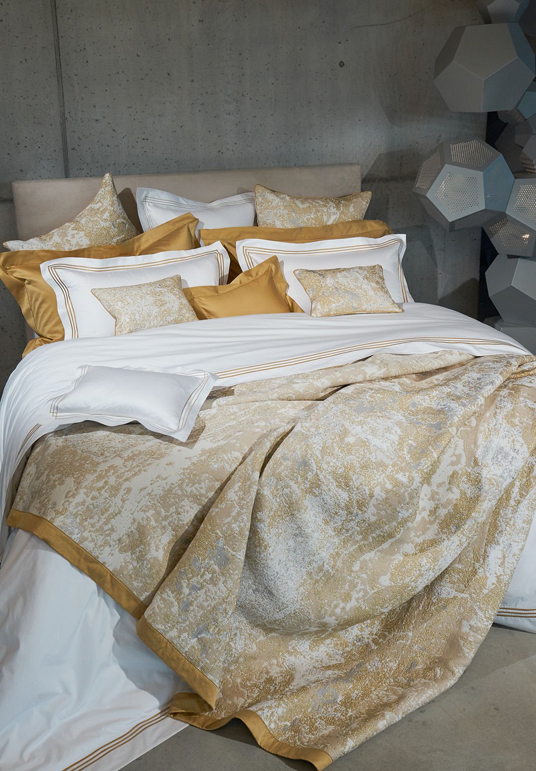 WALTZ Luxury Egyptian Cotton Gold Bed Cover / Plaid